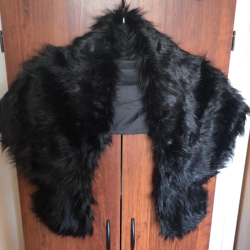 Fur stole - Picture 2 of 3